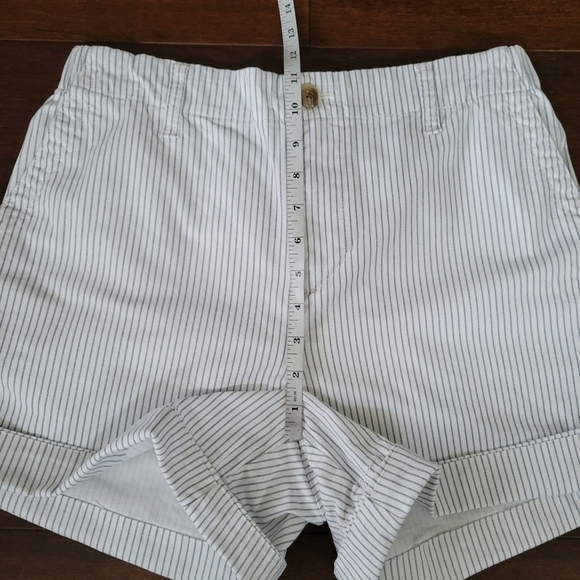 Old Navy High-Waisted OGC Chino Shorts Women's M Blue & White Stripe 4" Inseam - Picture 7 of 8